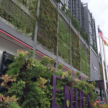 Emira Residence Sek 13 Shah Alam Wi-Fi Netflix Exterior foto